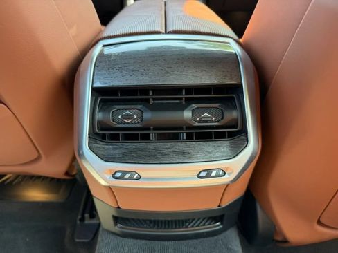 Used 2023 BMW 760i xDrive AWD/4WD image 26
