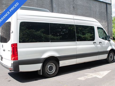 Used 2025 Mercedes-Benz Sprinter 2500 image 9
