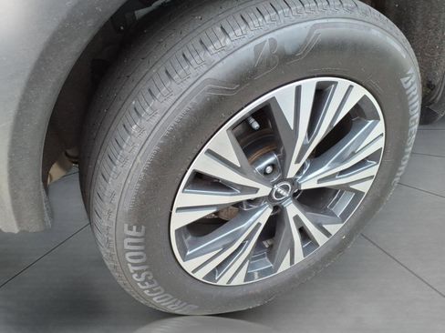 Used 2023 Nissan Rogue SV image 5