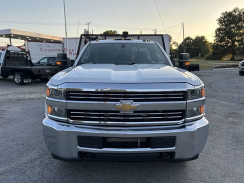 Used 2017 Chevrolet Silverado 3500 W/T w/ WT Convenience Package AWD/4WD image 3