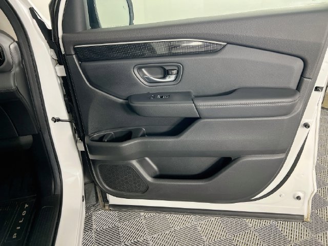 Used 2024 Honda Pilot Elite image 32