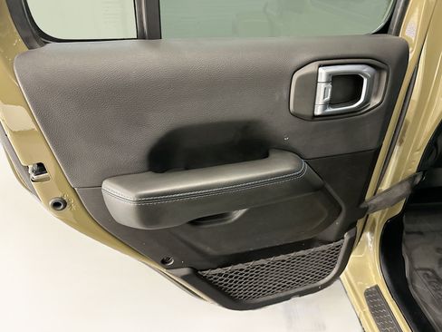 Used 2025 Jeep Wrangler Unlimited Rubicon 4xe image 27