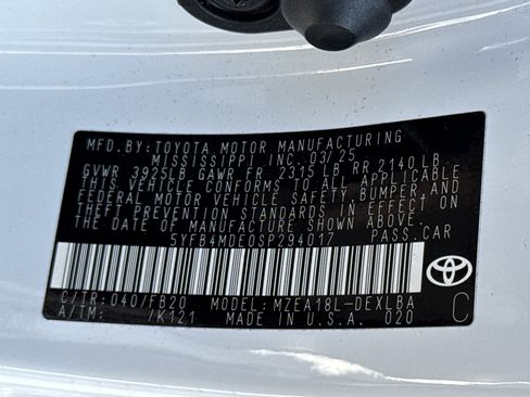 Used 2025 Toyota Corolla LE FWD image 32