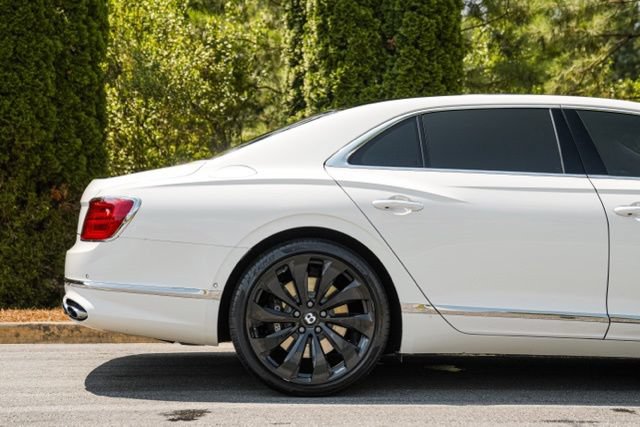 Used 2022 Bentley Flying Spur V8 AWD/4WD image 13