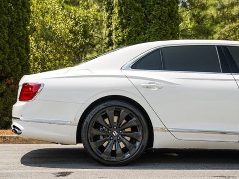 Used 2022 Bentley Flying Spur V8 AWD/4WD image 13