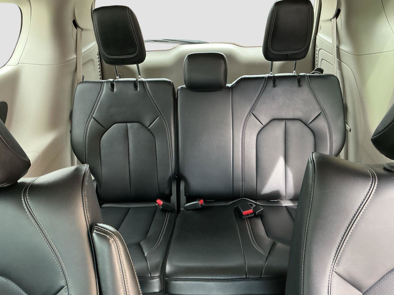 Used 2024 Chrysler Pacifica Limited FWD image 20