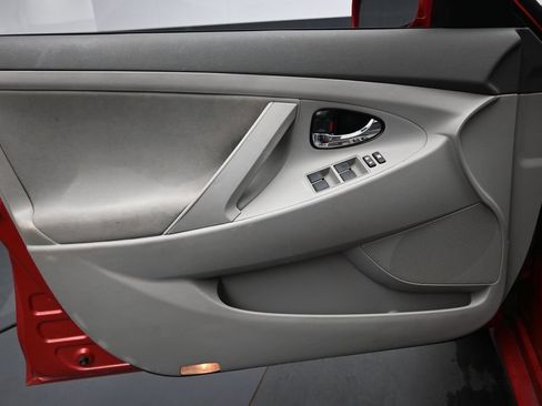 Used 2010 Toyota Camry FWD image 19