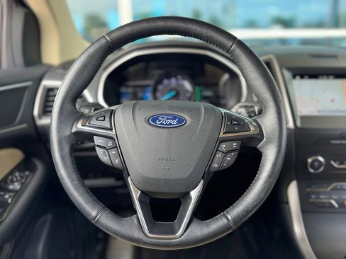 Used 2019 Ford Edge SEL w/ Equipment Group 201A AWD/4WD image 9