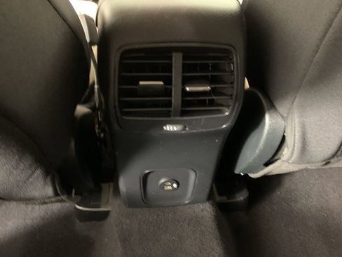 Used 2020 Ford Escape SE image 31