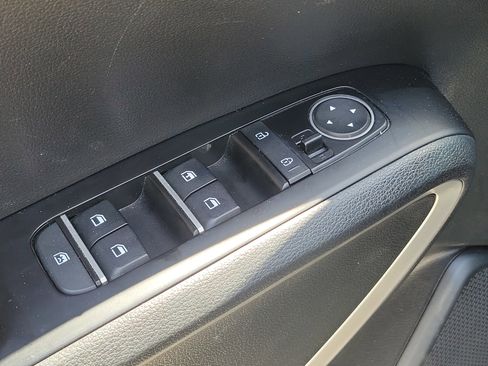 Used 2023 Kia Soul LX w/ LX Technology Package image 25