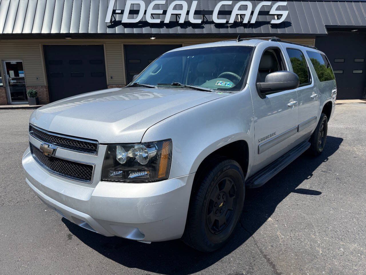 Used 2010 Chevrolet Suburban LT AWD/4WD image 46
