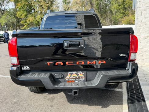 Used 2017 Toyota Tacoma TRD Off-Road image 14