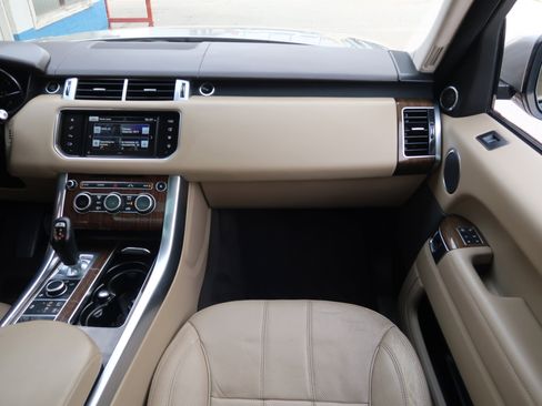 Used 2016 Land Rover Range Rover Sport HSE image 15