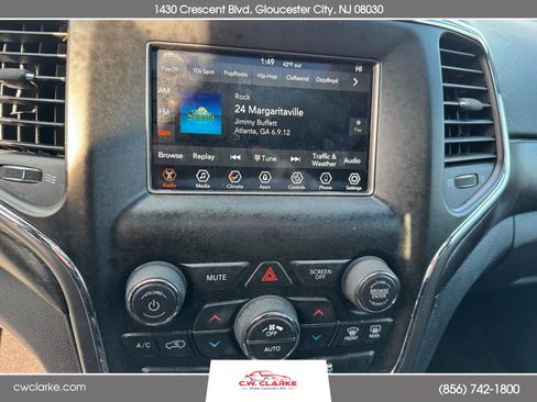 Used 2018 Jeep Grand Cherokee Laredo image 15