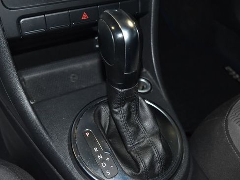 Used 2014 Volkswagen Beetle 2.5 image 12