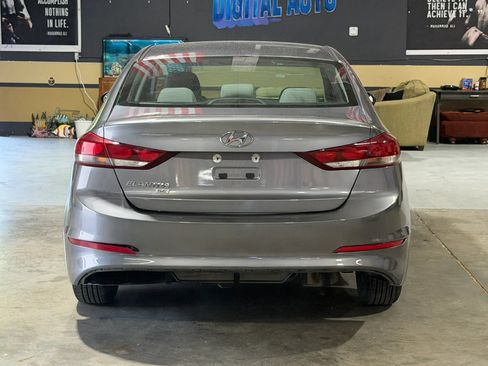 Used 2018 Hyundai Elantra SE FWD image 6