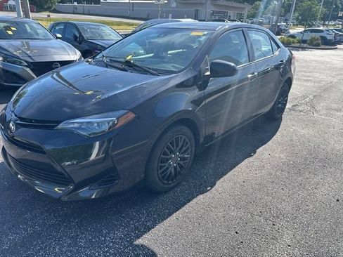 Used 2017 Toyota Corolla LE w/ Carpet Mat Package (TMS) FWD image 1
