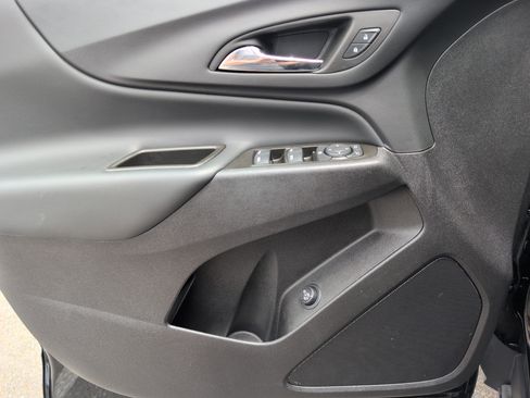 Used 2024 Chevrolet Equinox LT w/ LPO, Floor Liner Package FWD image 15