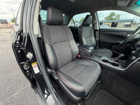 Used 2017 Toyota Camry SE FWD image 16