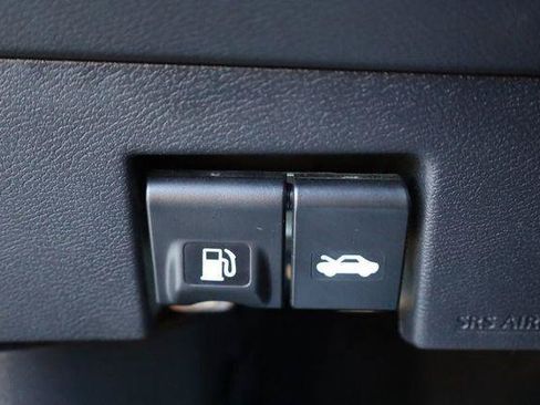 Used 2025 Nissan Versa S w/ Trunk Package FWD image 36
