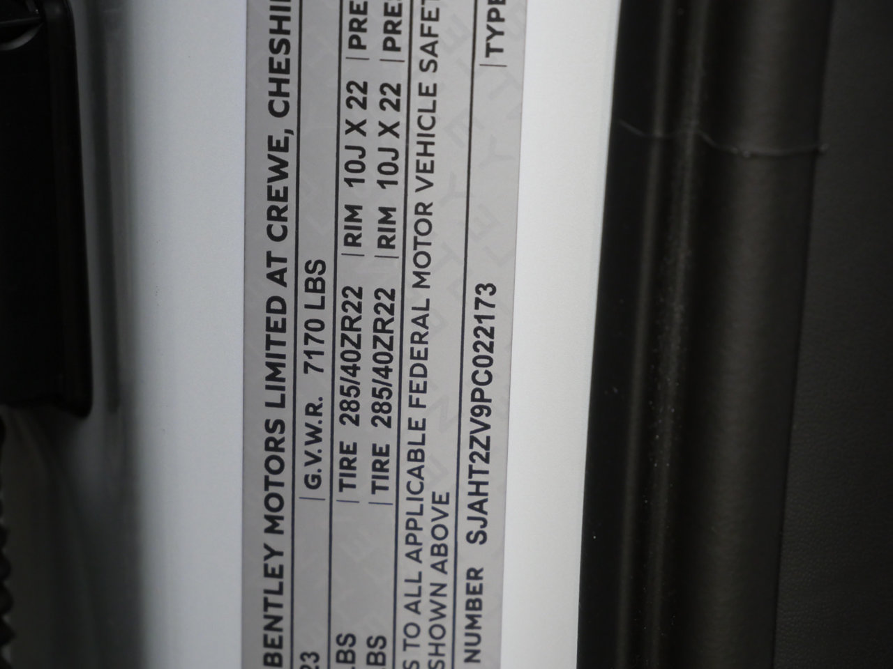 Used 2023 Bentley Bentayga Extended Wheelbase AWD/4WD image 28