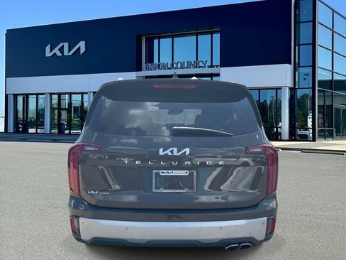 Certified 2024 Kia Telluride S w/ S Sunroof Package FWD image 5