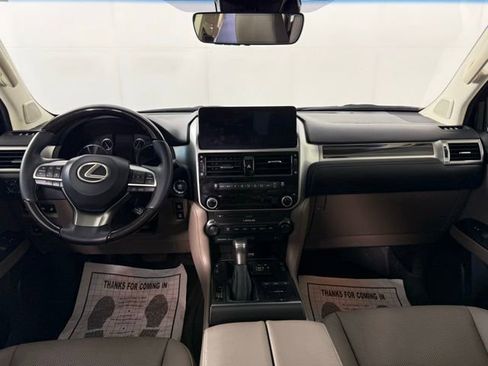 Used 2023 Lexus GX 460 Premium w/ Accessory Package AWD/4WD image 29