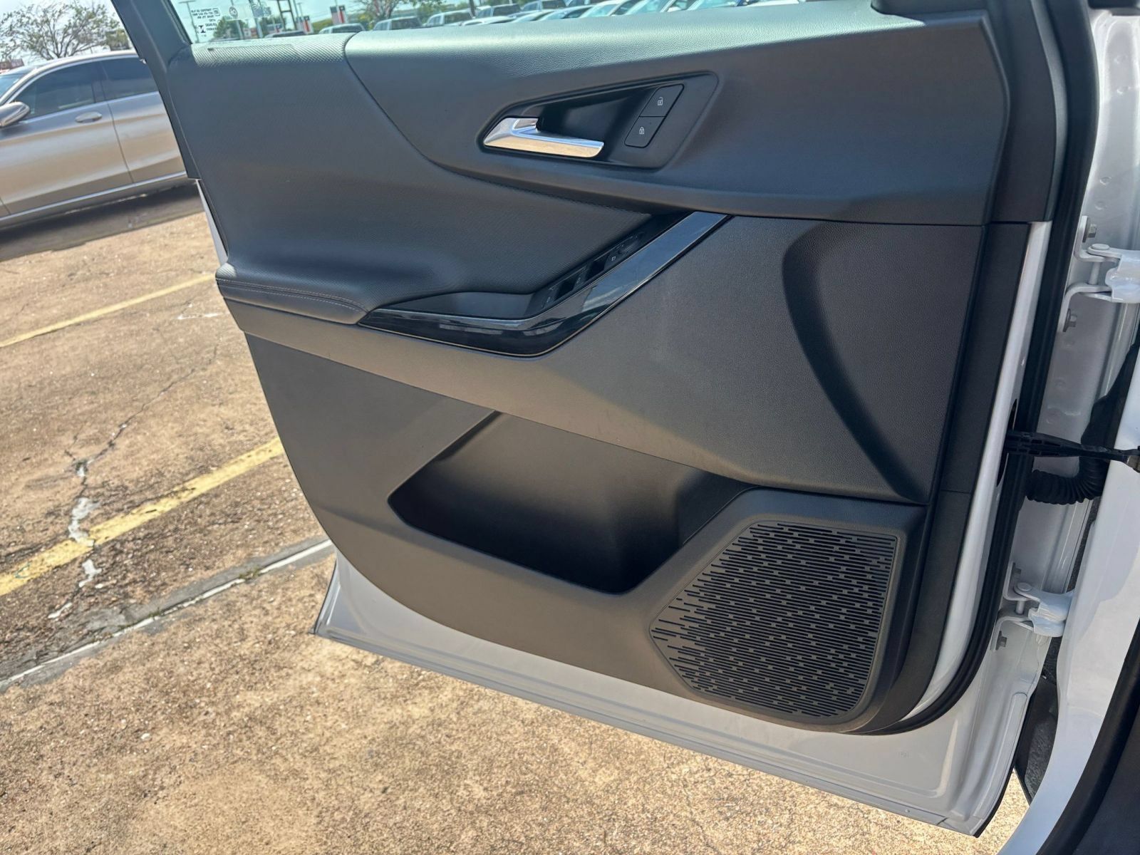 Used 2025 Chevrolet Equinox LT FWD image 18