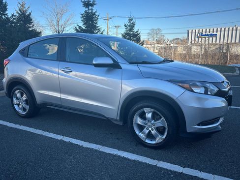 Used 2016 Honda HR-V LX image 11