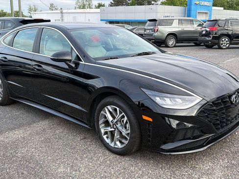 Used 2023 Hyundai Sonata SEL w/ Cargo Package FWD image 3