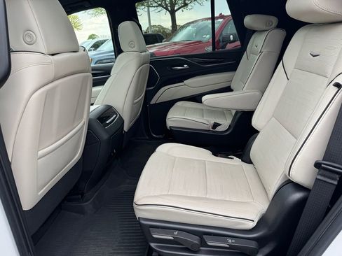 Used 2022 Cadillac Escalade Sport AWD/4WD image 37