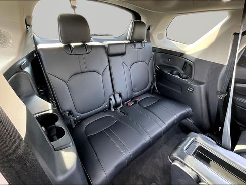 Used 2023 Honda Pilot Elite image 25