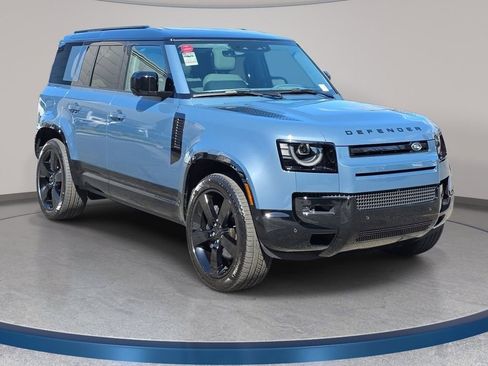 New 2026 Land Rover Defender 110 X-Dynamic SE image 3