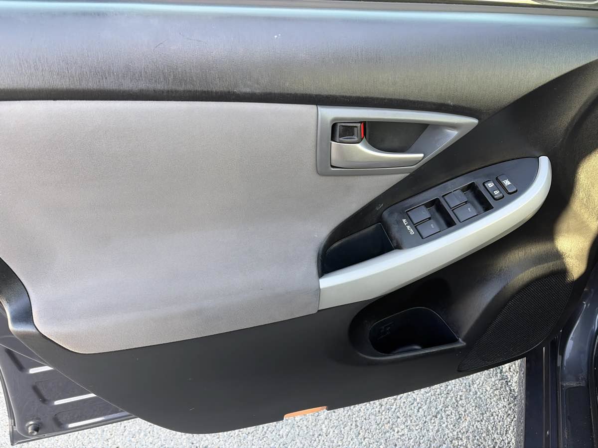 Used 2012 Toyota Prius Three FWD image 7