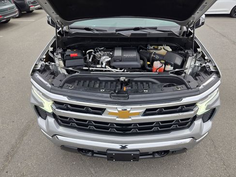 Used 2022 Chevrolet Silverado 1500 LT w/ Safety Package image 19