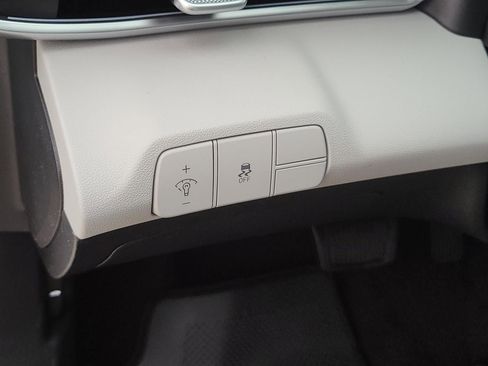 New 2026 Hyundai Elantra Limited FWD image 16