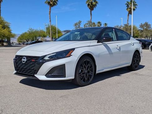 New 2026 Nissan Altima 2.5 SR w/ SR Midnight Edition Package FWD image 2