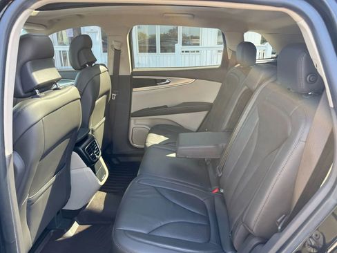 Used 2019 Lincoln Nautilus Select image 34