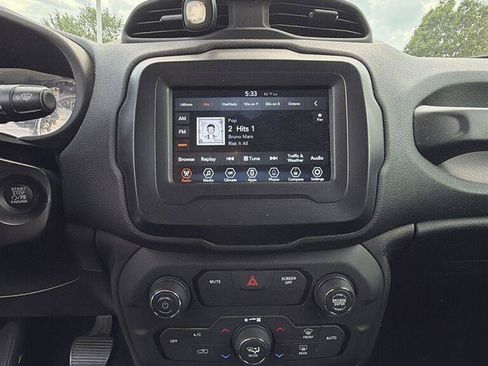 Used 2019 Jeep Renegade Latitude AWD/4WD image 10