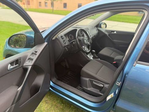 Used 2017 Volkswagen Tiguan Limited w/ Premium Package AWD/4WD image 9
