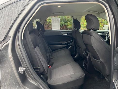Used 2018 Ford Edge SE AWD/4WD image 15