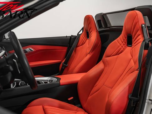 Used 2020 BMW Z4 M40i w/ Driving Assistance Package image 31