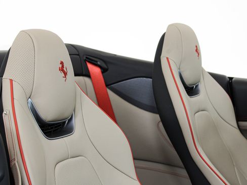 Used 2023 Ferrari Portofino M image 28