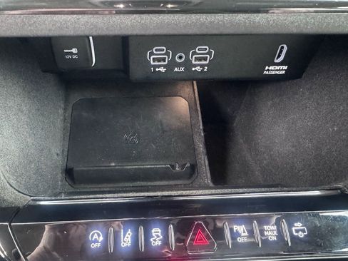 Used 2022 Jeep Wagoneer Series II w/ Flexible Seating Group image 27