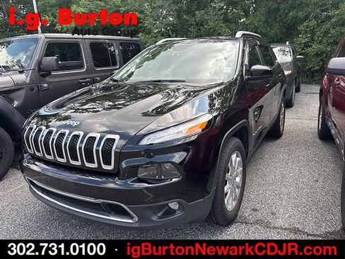 Used 2017 Jeep Cherokee Limited AWD/4WD image 2
