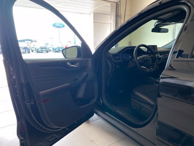 Used 2025 Ford Escape ST-Line FWD image 9