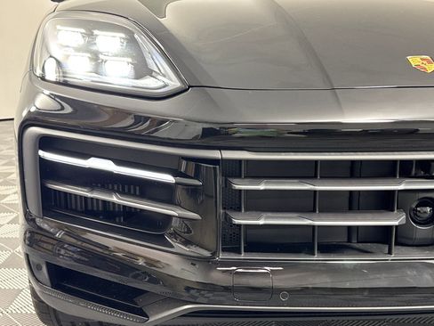 Used 2026 Porsche Cayenne S AWD/4WD image 11