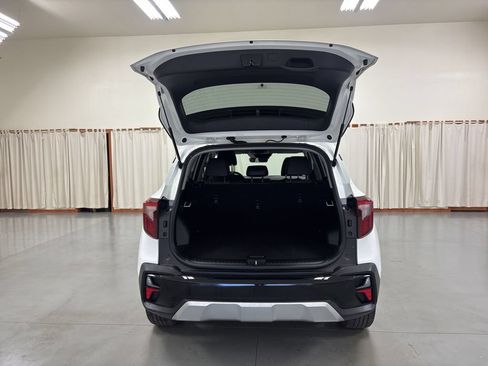 Used 2026 Kia Seltos S FWD image 9