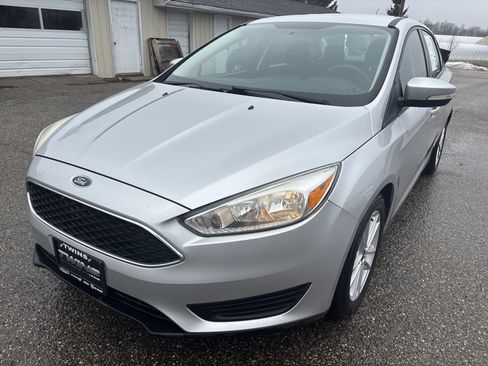 Used 2017 Ford Focus SE image 9