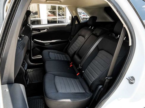 Used 2017 Ford Edge SE image 32